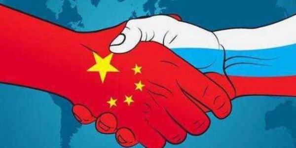 美国三面两刀，中俄加强合作