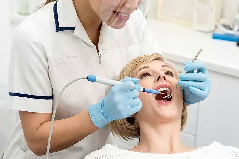 超声波洗牙对牙齿有危害吗