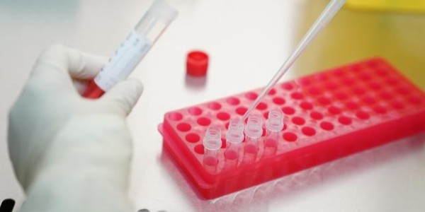 新疆省增加1例诊断 一家三口均感染