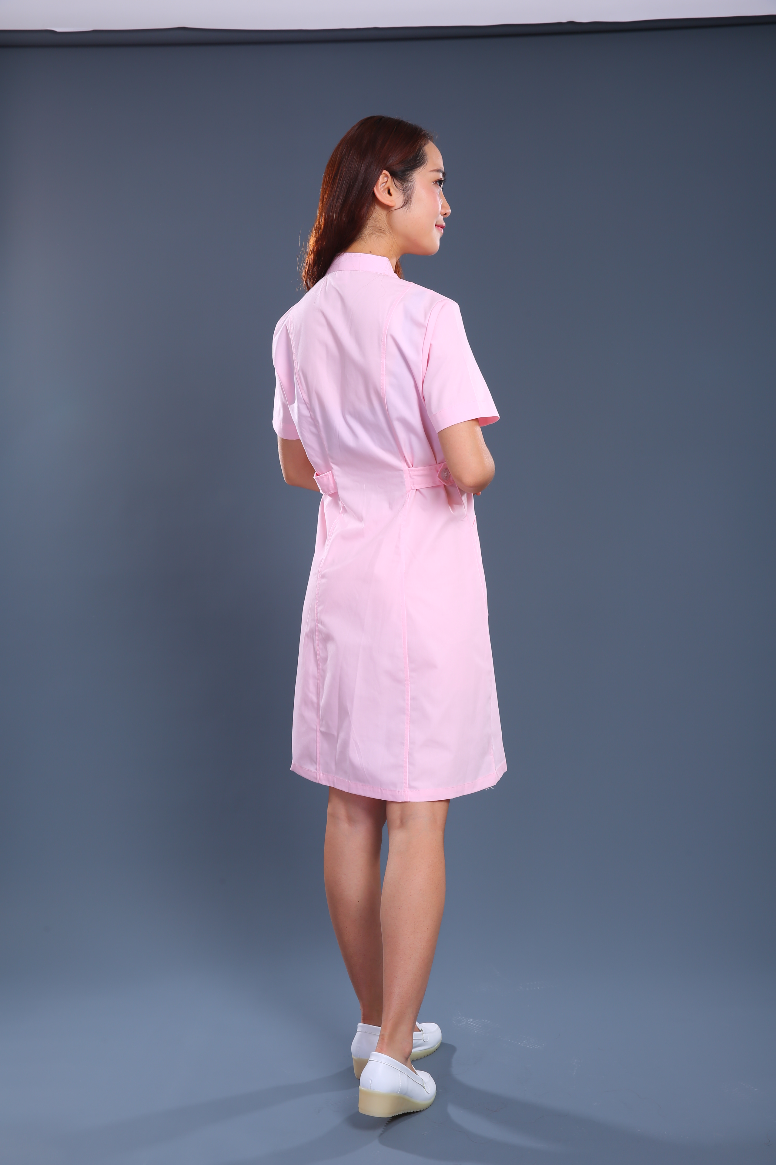 粉色护士制服背面