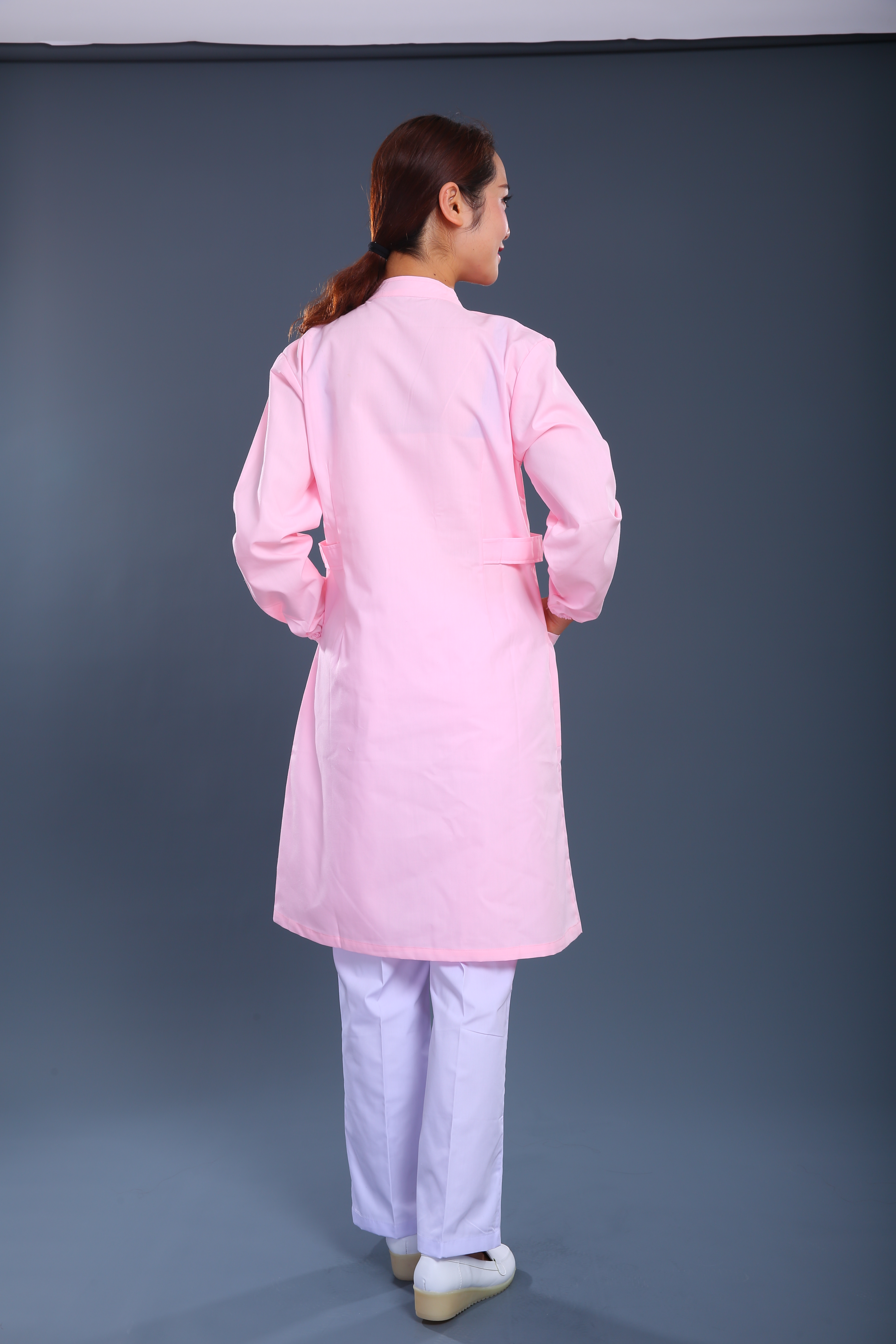 粉色长款护士制服