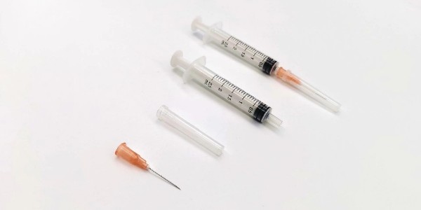 应用一次性注射器的错误方式有哪些