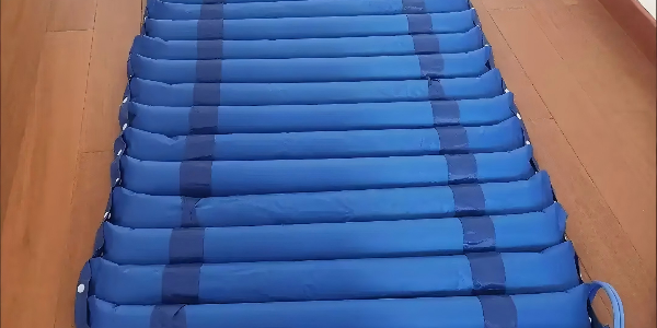 家有卧床老人必备：防褥疮充气床垫的正确安装与压力调节