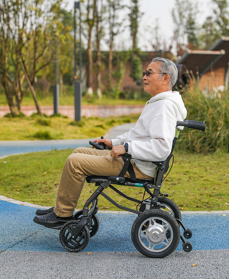 什么款式的轮椅才能叫老年人电动轮椅