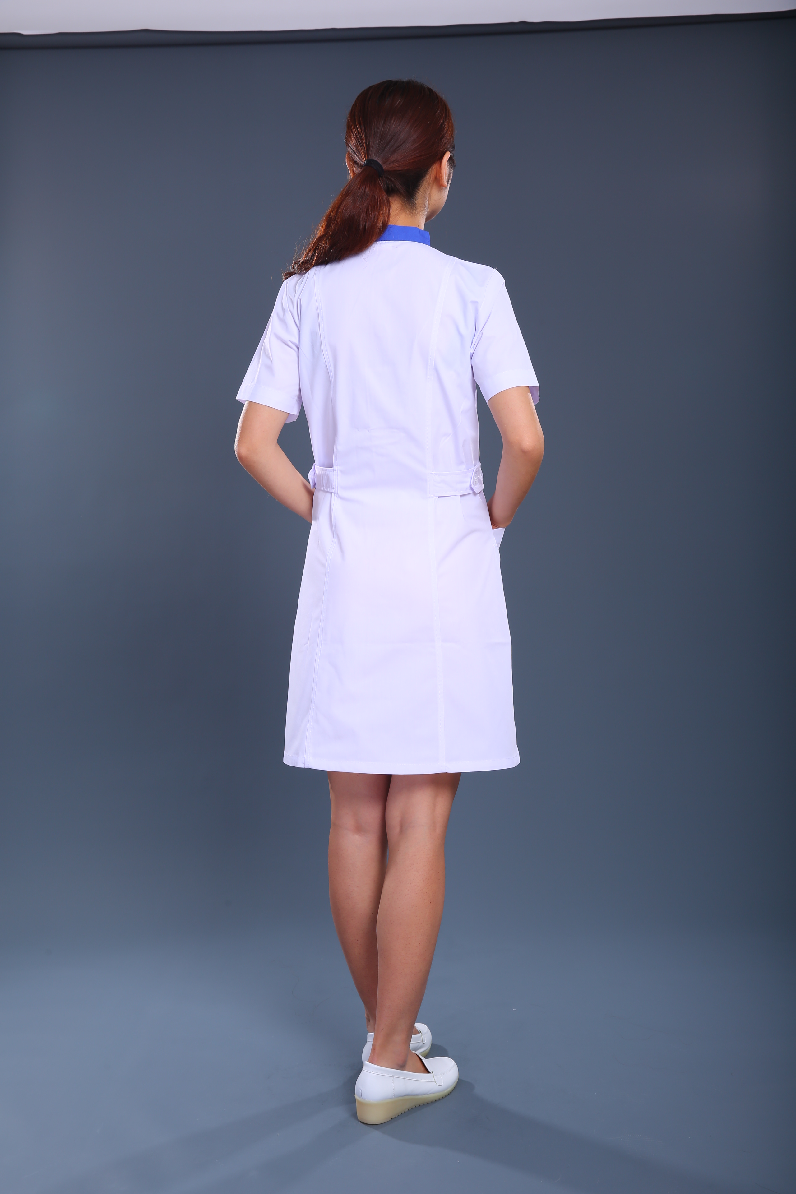 蓝白款护士制服