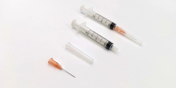 自做简单注射器冲压器的方式